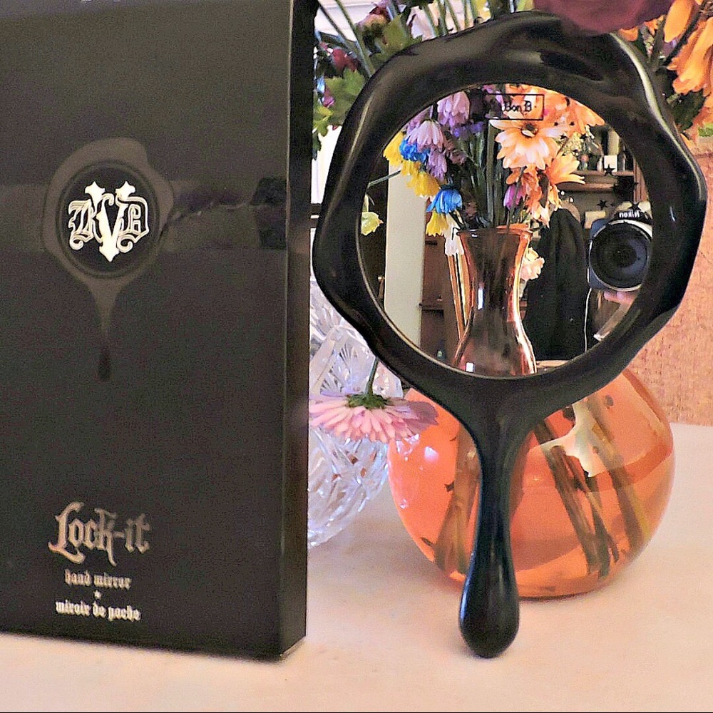 KAT VON D | HAND HELD MIRROR BEAUTY COLLECTIBLE
